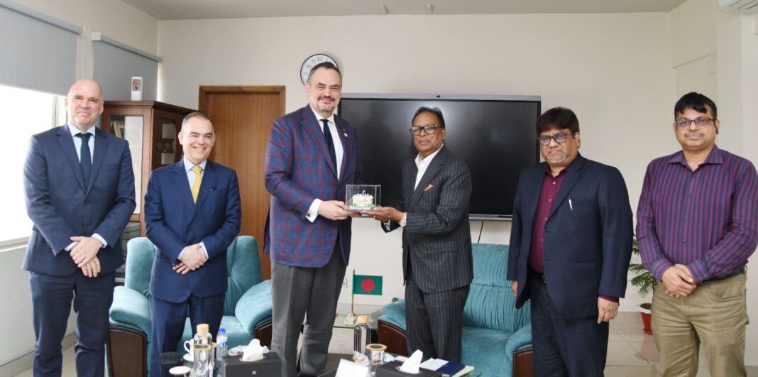 ফকির মাহবুব আনামের সাথে যুক্তরাষ্ট্রের রাষ্ট্রদূতের সাক্ষাৎ