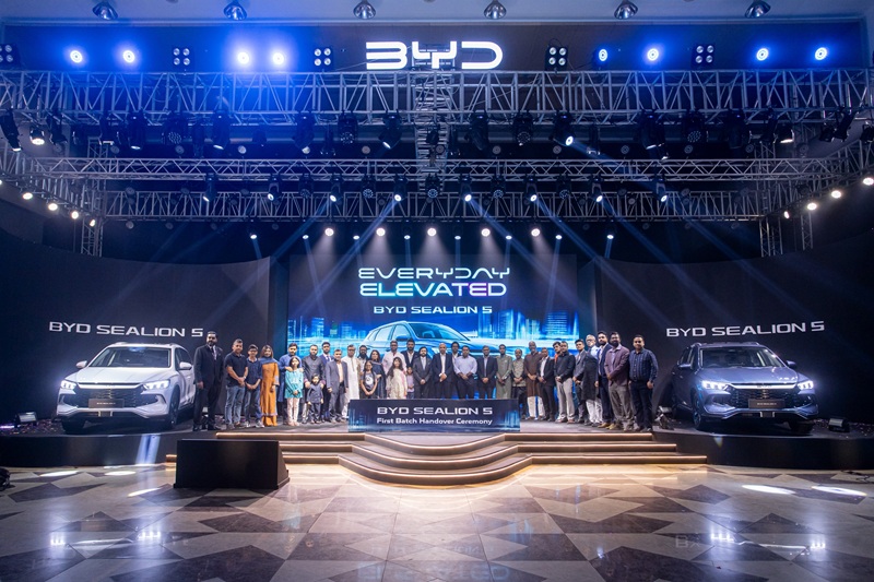 বিওয়াইডি সিলায়ন ৫ তেল ও বিদ্যুতে চলবে ১,০০০ কিলোমিটার পর্যন্ত